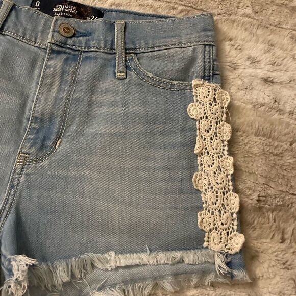 : : HOLLISTER High Rise Cut Off Denim Shorts with Lace Trim on Sides : : - Picture 7 of 8